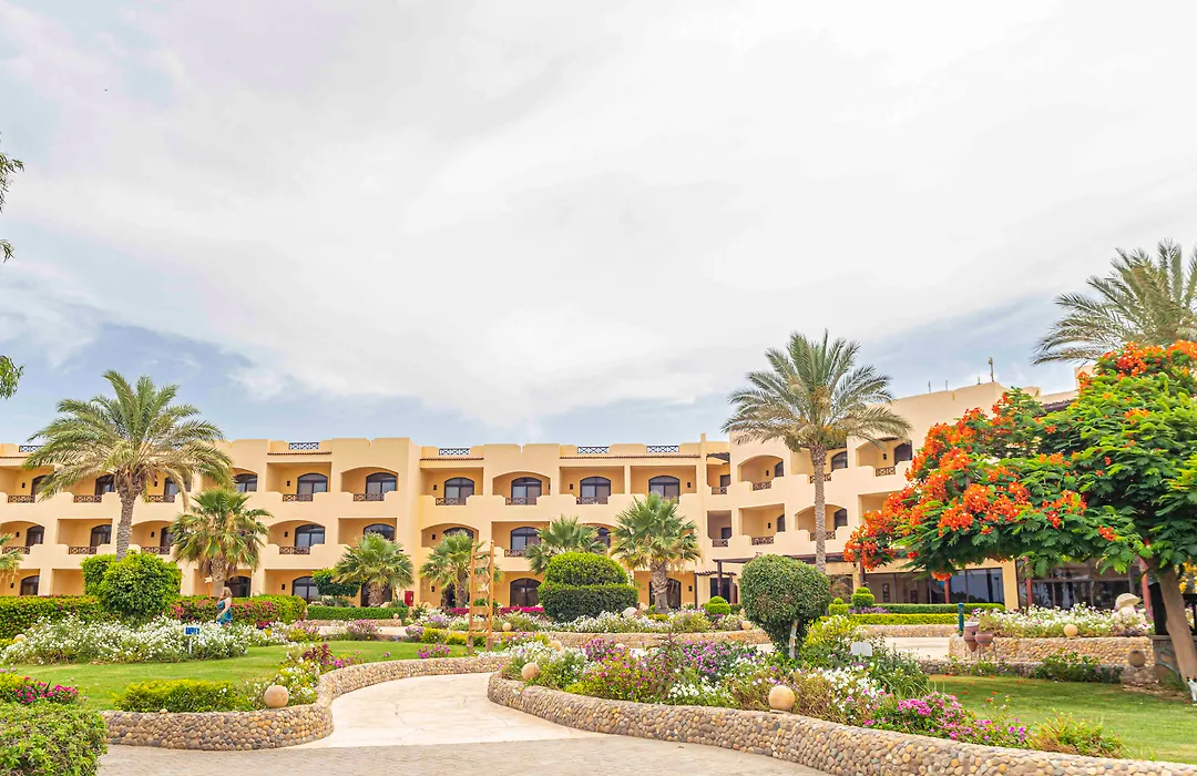 Blend Elphistone Resort-1
